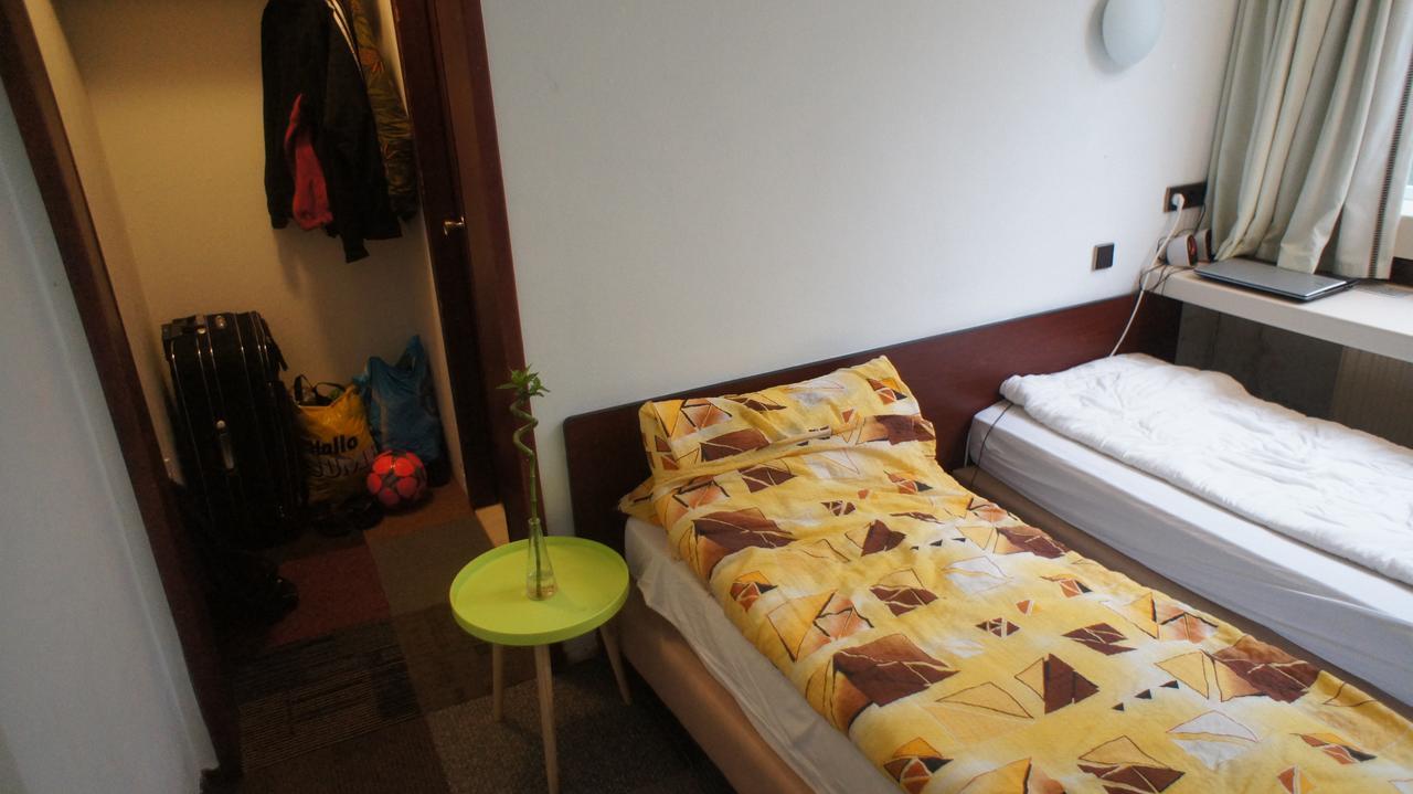 The Budget Hotel Hazerswoude-Rijndijk Bagian luar foto
