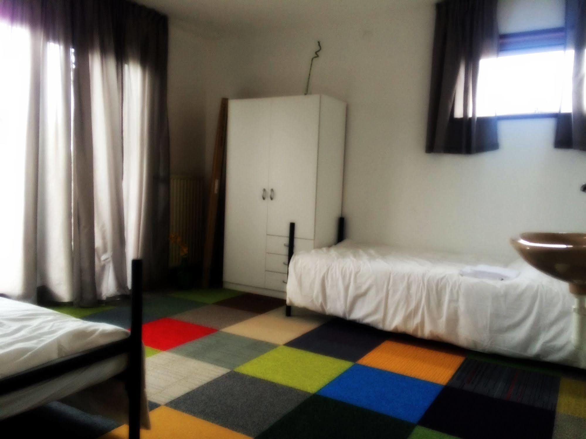 The Budget Hotel Hazerswoude-Rijndijk Bagian luar foto