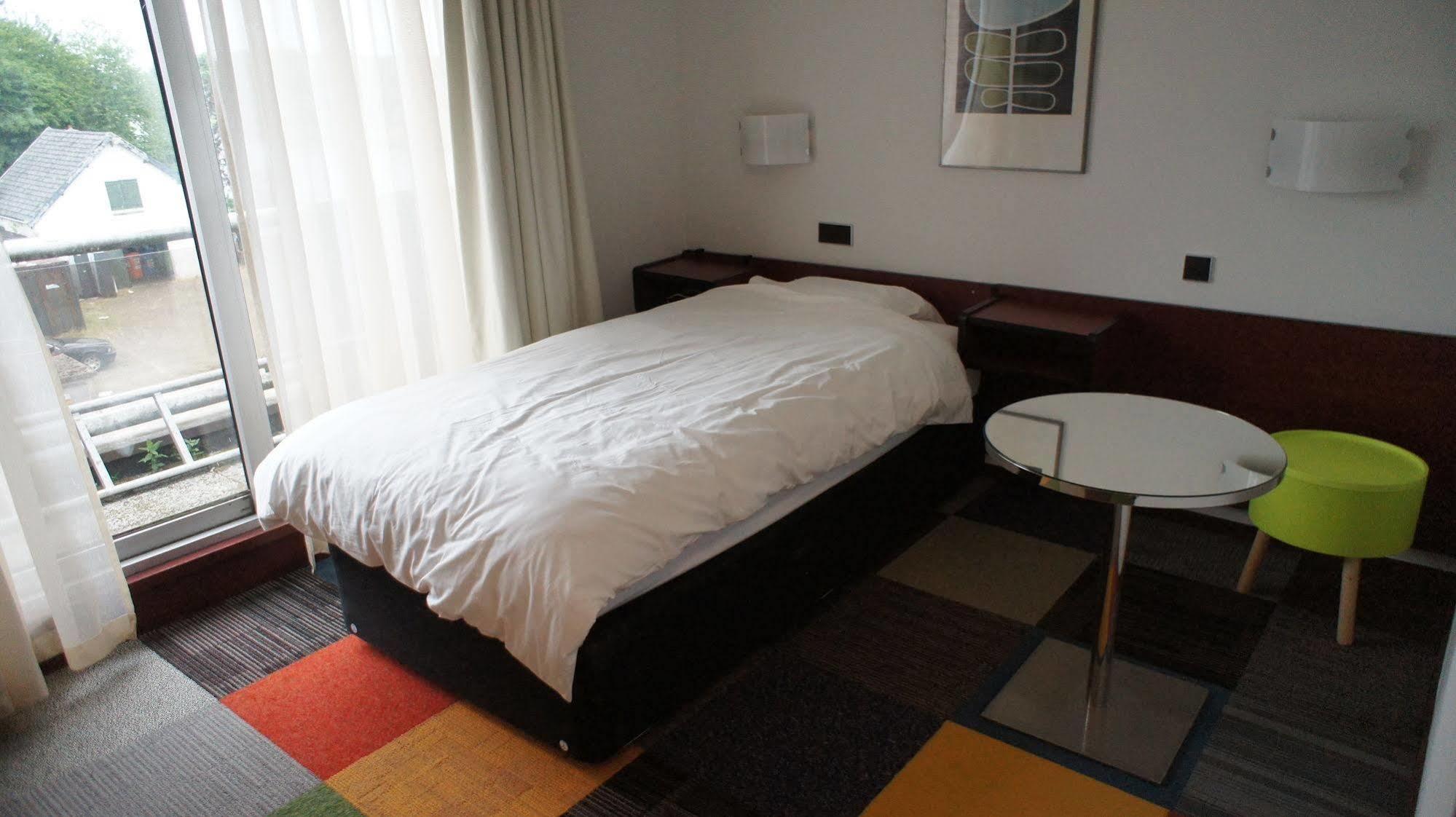 The Budget Hotel Hazerswoude-Rijndijk Bagian luar foto